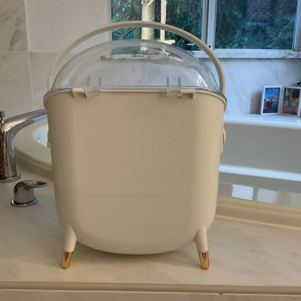 Sephora: Cream & Rose Gold Beauty Organizer - Picture 4 of 5